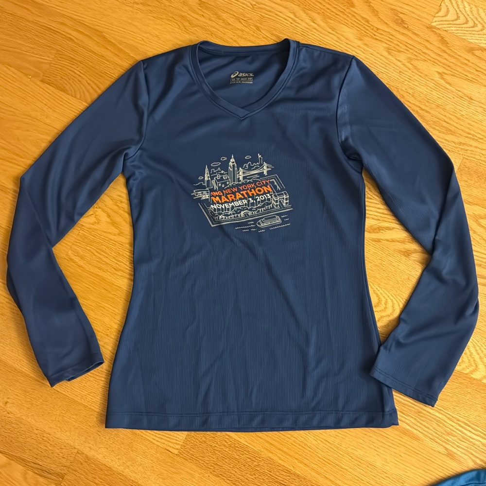 Vintage NYC marathon 2013 shirt women’s XS perfect condition